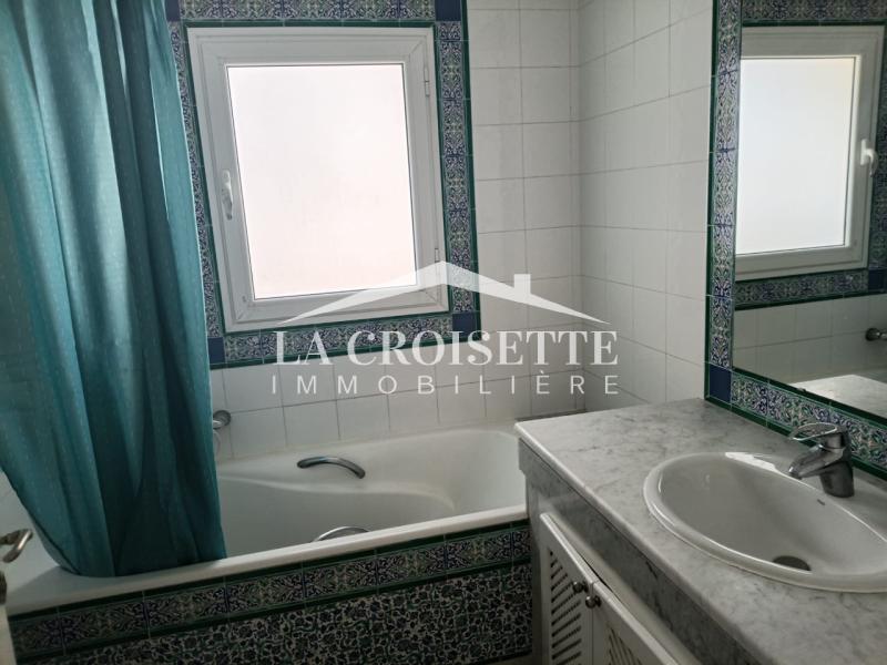 Un appartement S+3 meublé  vue sur mer à La Marsa